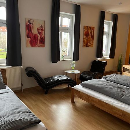 Fewo "Franzi" 5 Personen, Zentrale Lage, Parkplatz Dessau-Rosslau Bagian luar foto