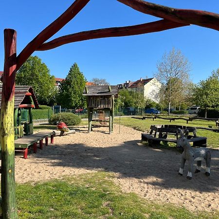 Fewo "Franzi" 5 Personen, Zentrale Lage, Parkplatz Dessau-Rosslau Bagian luar foto