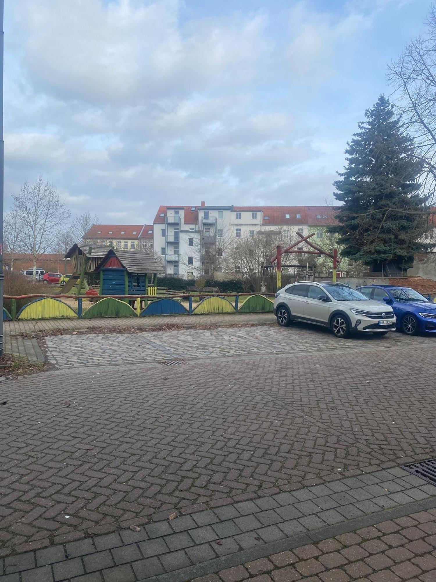 Fewo "Franzi" 5 Personen, Zentrale Lage, Parkplatz Dessau-Rosslau Bagian luar foto