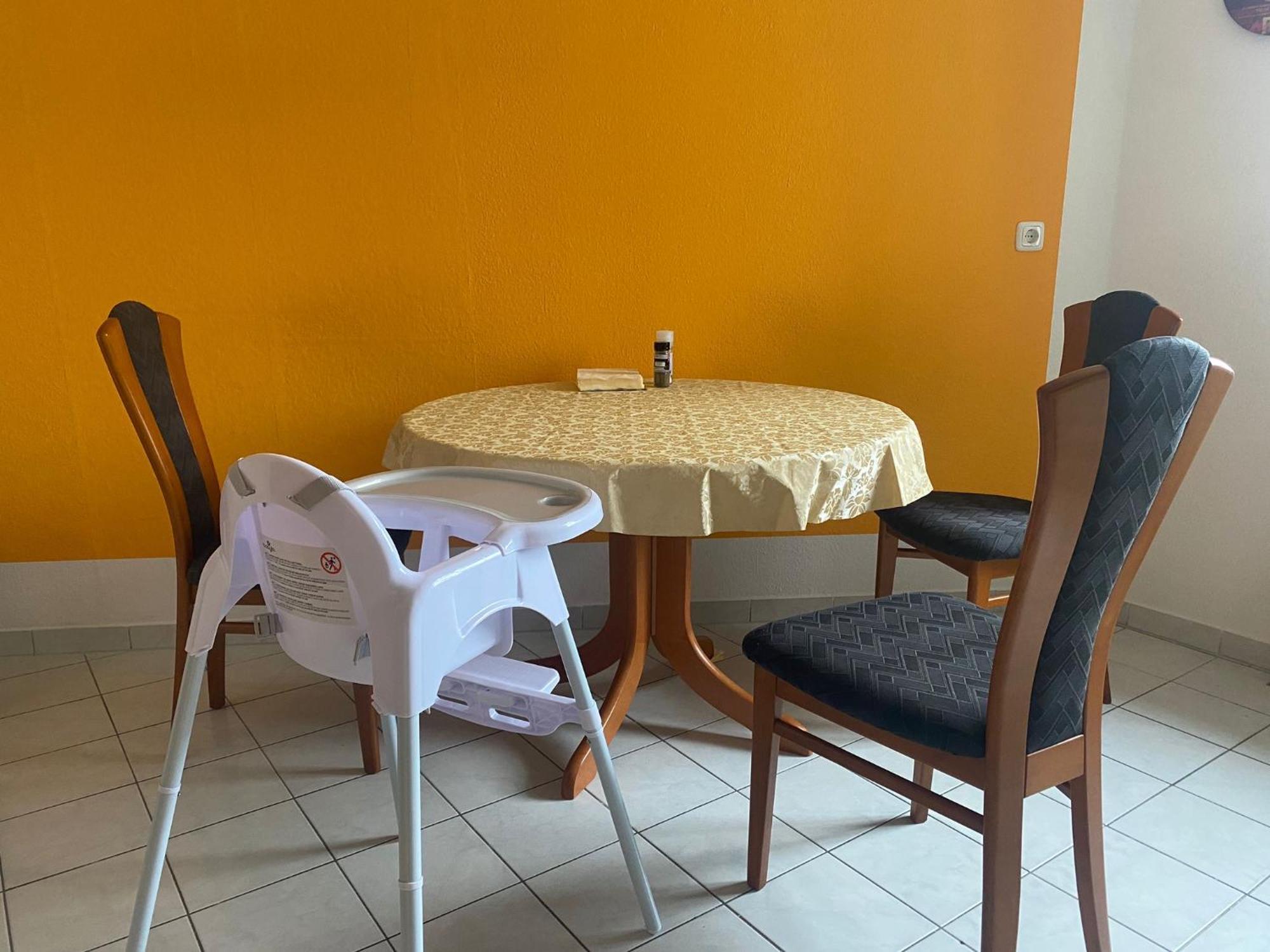Fewo "Franzi" 5 Personen, Zentrale Lage, Parkplatz Dessau-Rosslau Bagian luar foto