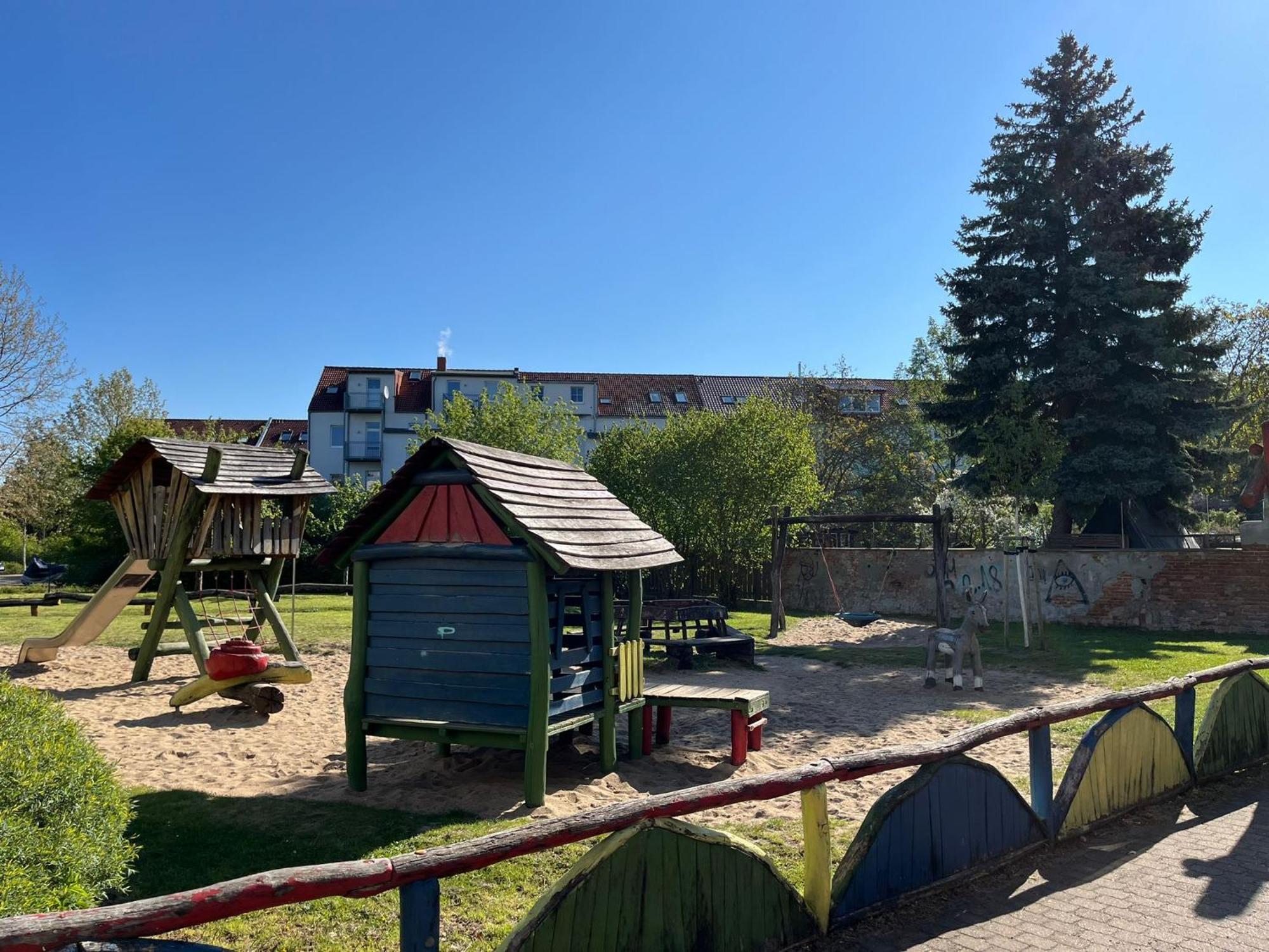 Fewo "Franzi" 5 Personen, Zentrale Lage, Parkplatz Dessau-Rosslau Bagian luar foto